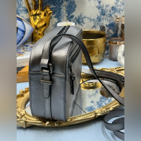🆕 KURT GEIGER LONDON 🧿 NWOT Leather Crossbody Camera Bag, Gunmetal Silver - Picture 7 of 16